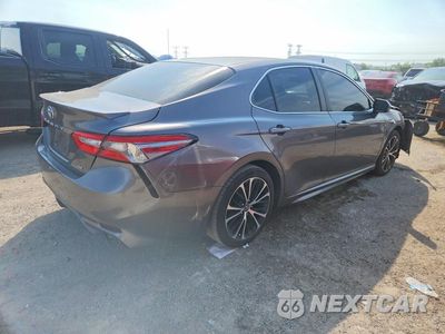 Trzecie zdjęcie samochodu z tyłu: 2018 TOYOTA CAMRY SE VIN:4T1B11HKXJU055126 - miniatura
