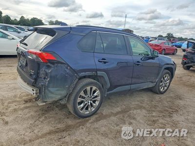 Trzecie zdjęcie samochodu z tyłu: 2021 TOYOTA RAV4 XLE PREMIUM VIN:JTMA1RFV4MD071791 - miniatura