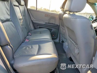 Zdjęcie 10 z 12 samochodu: 2005 TOYOTA HIGHLANDER BASE VIN:JTEEP21A050124969 - miniatura