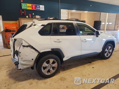 Trzecie zdjęcie samochodu z tyłu: 2025 TOYOTA RAV4 LE VIN:JTMMWRFV1SD325209 - miniatura