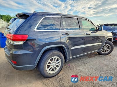Trzecie zdjęcie samochodu z tyłu: 2019 JEEP GRAND CHEROKEE LAREDO VIN:1C4RJFAG9KC741283 - miniatura