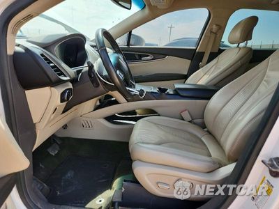 Zdjęcie 7 z 12 samochodu: 2017 LINCOLN MKX SELECT VIN:2LMPJ6KR8HBL47077 - miniatura