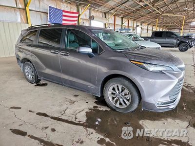 Czwarte zdjęcie samochodu z boku: 2021 TOYOTA SIENNA XLE VIN:5TDYRKEC4MS062575 - miniatura