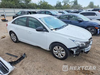 Czwarte zdjęcie samochodu z boku: 2015 CHEVROLET CRUZE LS VIN:1G1PA5SH2F7236797 - miniatura