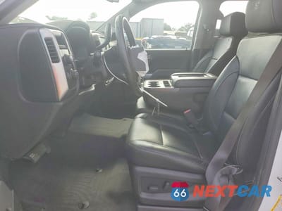 Zdjęcie 7 z 12 samochodu: 2018 CHEVROLET SILVERADO K1500 LT VIN:3GCUKREC7JG607657 - miniatura