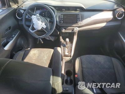 Zdjęcie 8 z 13 samochodu: 2018 NISSAN KICKS SV VIN:3N1CP5CU5JL526667 - miniatura