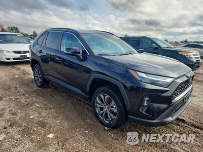 Czwarte zdjęcie samochodu z boku: 2024 TOYOTA RAV4 XLE PREMIUM VIN:4T3B6RFV5RU142349 - miniatura