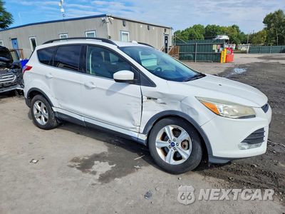 Czwarte zdjęcie samochodu z boku: 2014 FORD ESCAPE SE VIN:1FMCU9GX1EUD95147 - miniatura