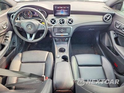 Zdjęcie 8 z 12 samochodu: 2018 MERCEDES-BENZ CLA 250 VIN:WDDSJ4EB1JN637772 - miniatura