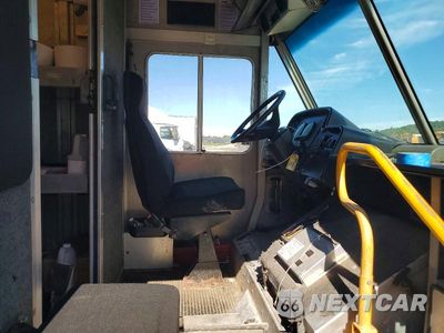Zdjęcie 7 z 13 samochodu: 2007 FREIGHTLINER CHASSIS M LINE WALK-IN VAN VIN:4UZAANBW17CY45105 - miniatura