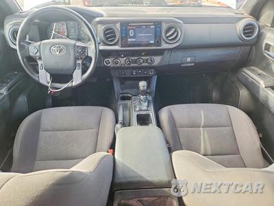 Zdjęcie 8 z 13 samochodu: 2018 TOYOTA TACOMA TRD SPORT VIN:3TMCZ5AN7JM135985 - miniatura