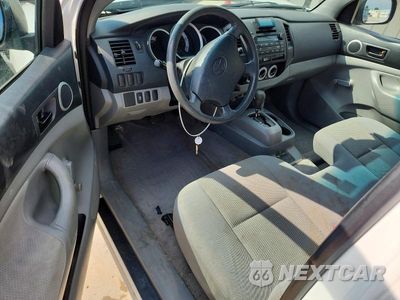 Zdjęcie 8 z 12 samochodu: 2011 TOYOTA TACOMA BASE VIN:5TFNX4CN8BX006056 - miniatura