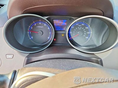 Zdjęcie 9 z 13 samochodu: 2011 HYUNDAI TUCSON LIMITED VIN:KM8JUCACXBU238870 - miniatura