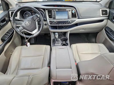 Zdjęcie 8 z 12 samochodu: 2018 TOYOTA HIGHLANDER XLE VIN:5TDJZRFH8JS817954 - miniatura