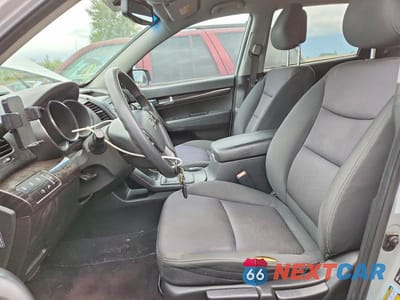 Zdjęcie 7 z 12 samochodu: 2011 KIA SORENTO LX VIN:5XYKT4A26BG151123 - miniatura