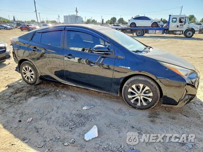 Czwarte zdjęcie samochodu z boku: 2016 TOYOTA PRIUS THREE VIN:JTDKARFU5G3028583 - miniatura