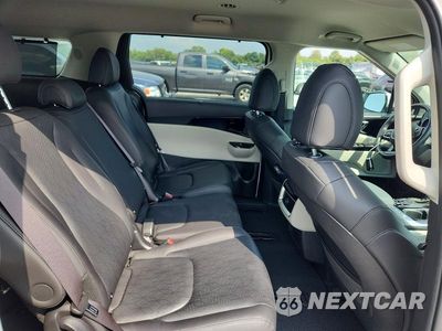 Zdjęcie 11 z 13 samochodu: 2023 KIA CARNIVAL EX VIN:KNDNC5H39P6297415 - miniatura