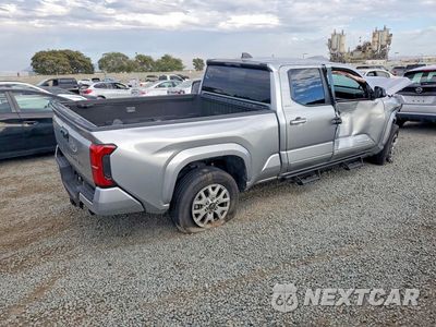 Trzecie zdjęcie samochodu z tyłu: 2025 TOYOTA TACOMA SR5 VIN:3TMKB5FN7SM039042 - miniatura