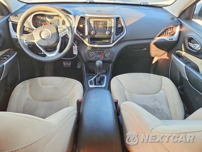 Zdjęcie 8 z 13 samochodu: 2018 JEEP CHEROKEE LATITUDE VIN:1C4PJLCB3JD573219 - miniatura