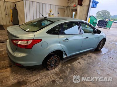Trzecie zdjęcie samochodu z tyłu: 2012 FORD FOCUS SE VIN:1FAHP3F22CL232052 - miniatura