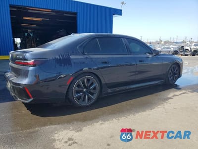Trzecie zdjęcie samochodu z tyłu: 2025 BMW I7 XDRIVE60 VIN:WBY53EJ08SCT50453 - miniatura