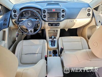 Zdjęcie 8 z 13 samochodu: 2011 VOLKSWAGEN TIGUAN S VIN:WVGAV7AX8BW506181 - miniatura