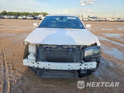 Piąte zdjęcie samochodu w środku: 2019 CHRYSLER 300 S VIN:2C3CCABG0KH564822 - miniatura