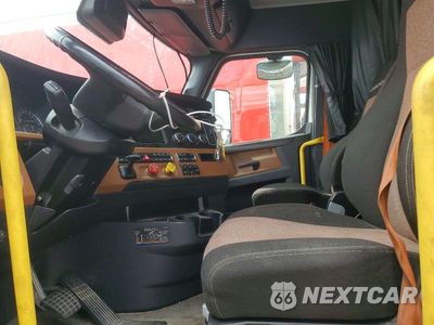 Zdjęcie 7 z 14 samochodu: 2023 FREIGHTLINER CASCADIA 126 SEMI TRUCK VIN:3AKJHHDR0PSNS3867 - miniatura