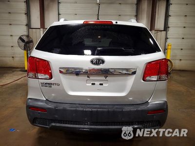 Zdjęcie 6 z 13 samochodu: 2013 KIA SORENTO LX VIN:5XYKT4A21DG372955 - miniatura