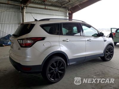 Trzecie zdjęcie samochodu z tyłu: 2018 FORD ESCAPE SEL VIN:1FMCU0HD8JUC36099 - miniatura