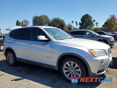 Czwarte zdjęcie samochodu z boku: 2014 BMW X3 XDRIVE28I VIN:5UXWX9C56E0D33619 - miniatura