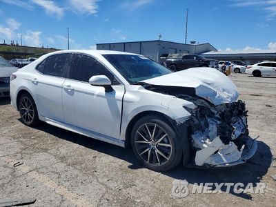 Czwarte zdjęcie samochodu z boku: 2021 TOYOTA CAMRY SE VIN:4T1G11AK5MU574587 - miniatura