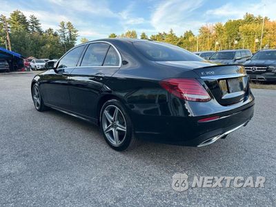 Trzecie zdjęcie samochodu z tyłu: 2018 MERCEDES-BENZ E 300 4MATIC VIN:WDDZF4KB1JA320327 - miniatura