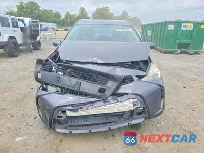 Piąte zdjęcie samochodu w środku: 2015 TOYOTA PRIUS V THREE VIN:JTDZN3EU7FJ028905 - miniatura