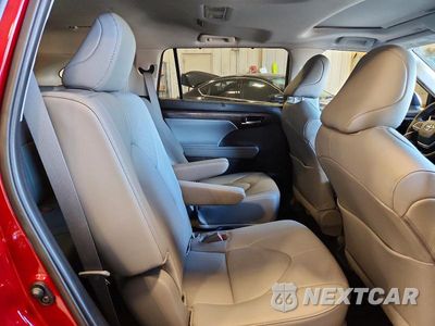 Zdjęcie 11 z 14 samochodu: 2024 TOYOTA HIGHLANDER LIMITED VIN:5TDKDRBH1RS557658 - miniatura
