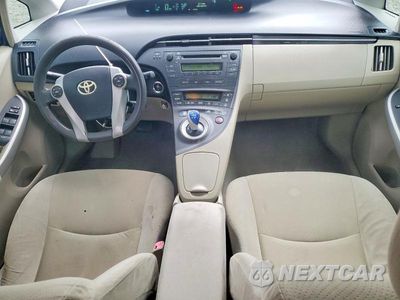Zdjęcie 8 z 12 samochodu: 2011 TOYOTA PRIUS TWO VIN:JTDKN3DU1B1425989 - miniatura