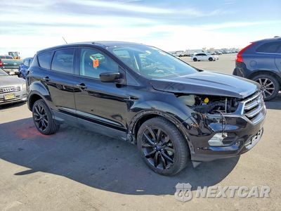 Czwarte zdjęcie samochodu z boku: 2017 FORD ESCAPE SE VIN:1FMCU0GD2HUD11956 - miniatura