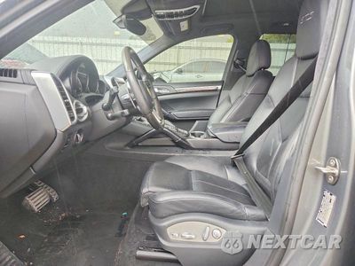 Zdjęcie 7 z 13 samochodu: 2016 PORSCHE CAYENNE GTS VIN:WP1AD2A21GLA78329 - miniatura