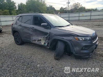 Czwarte zdjęcie samochodu z boku: 2024 JEEP COMPASS LATITUDE VIN:3C4NJDBN4RT130902 - miniatura