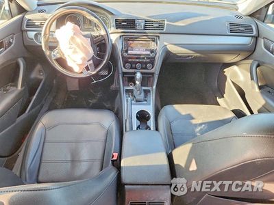 Zdjęcie 8 z 13 samochodu: 2015 VOLKSWAGEN PASSAT SE VIN:1VWBV7A36FC091405 - miniatura