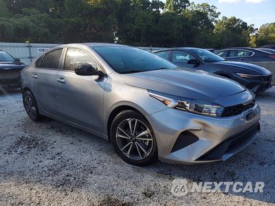 Czwarte zdjęcie samochodu z boku: 2024 KIA FORTE LXS VIN:3KPF24AD5RE781681 - miniatura