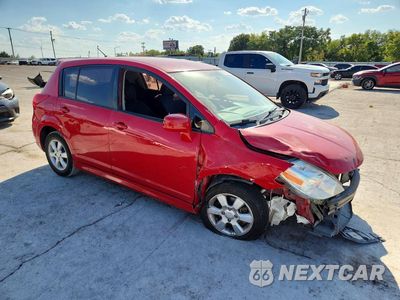 Czwarte zdjęcie samochodu z boku: 2010 NISSAN VERSA 1.8 S VIN:3N1BC1CP4AL395385 - miniatura