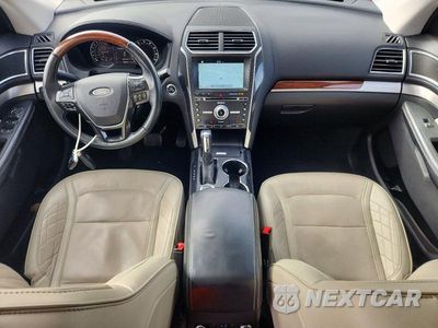 Zdjęcie 8 z 13 samochodu: 2018 FORD EXPLORER PLATINUM VIN:1FM5K8HTXJGA79064 - miniatura