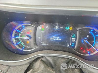Zdjęcie 9 z 13 samochodu: 2018 CHRYSLER PACIFICA HYBRID LIMITED VIN:2C4RC1N79JR359137 - miniatura