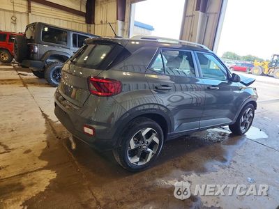 Trzecie zdjęcie samochodu z tyłu: 2025 HYUNDAI VENUE SEL VIN:KMHRC8A33SU391397 - miniatura