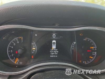 Zdjęcie 9 z 12 samochodu: 2018 JEEP GRAND CHEROKEE LAREDO VIN:1C4RJFAGXJC508186 - miniatura