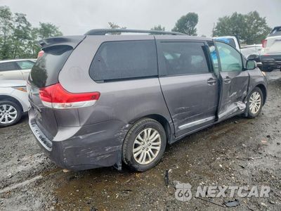 Trzecie zdjęcie samochodu z tyłu: 2014 TOYOTA SIENNA XLE 8-PASSENGER VIN:5TDYK3DC4ES522766 - miniatura