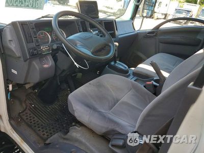 Zdjęcie 8 z 13 samochodu: 2019 ISUZU NRR BOX TRUCK VIN:JALE5W164K7304874 - miniatura