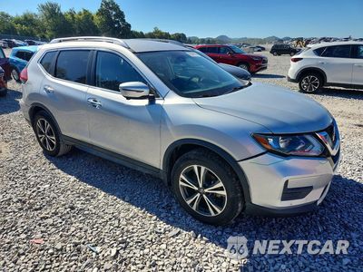 Czwarte zdjęcie samochodu z boku: 2019 NISSAN ROGUE SV VIN:JN8AT2MT9KW266892 - miniatura