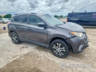 Czwarte zdjęcie samochodu z boku: 2018 TOYOTA RAV4 LE VIN:JTMZFREV1JJ204512 - miniatura